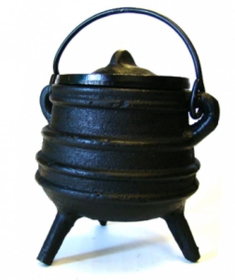 Ribbed Cauldron with lid 3"